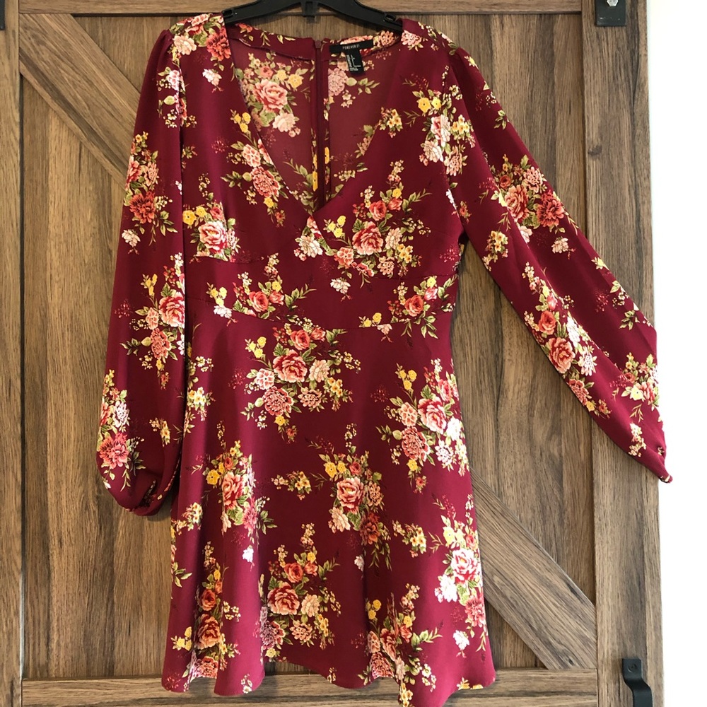 ๐2 for $25๐ Forever21 Floral Dress - Picture 1 of 2
